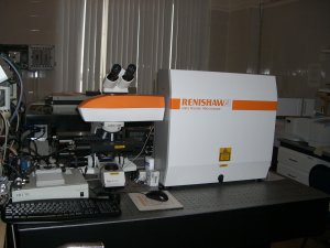 Рамановский спектрометр/микроскоп Renishaw InVia.
